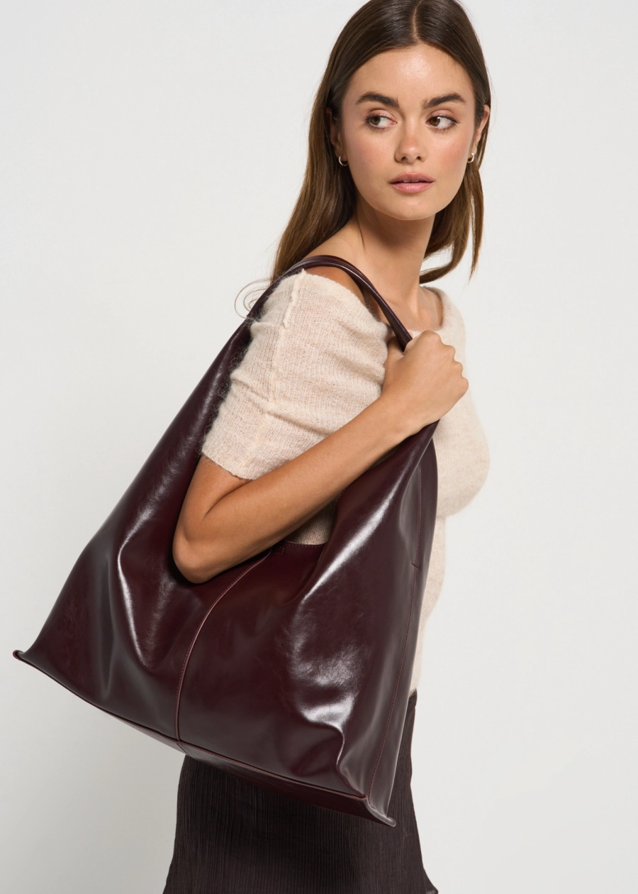 SARINA LEATHER TOTE BAG IN WINE